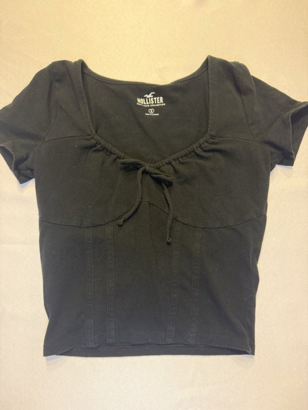 Hollister Women's Black Tie Short Sleeve Cropped Top Size S